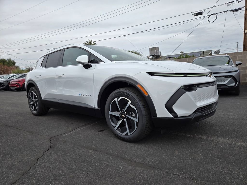 2026 Chevrolet Equinox EV 2LT's photo