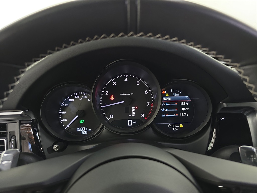 2024 Porsche Macan T photo 15