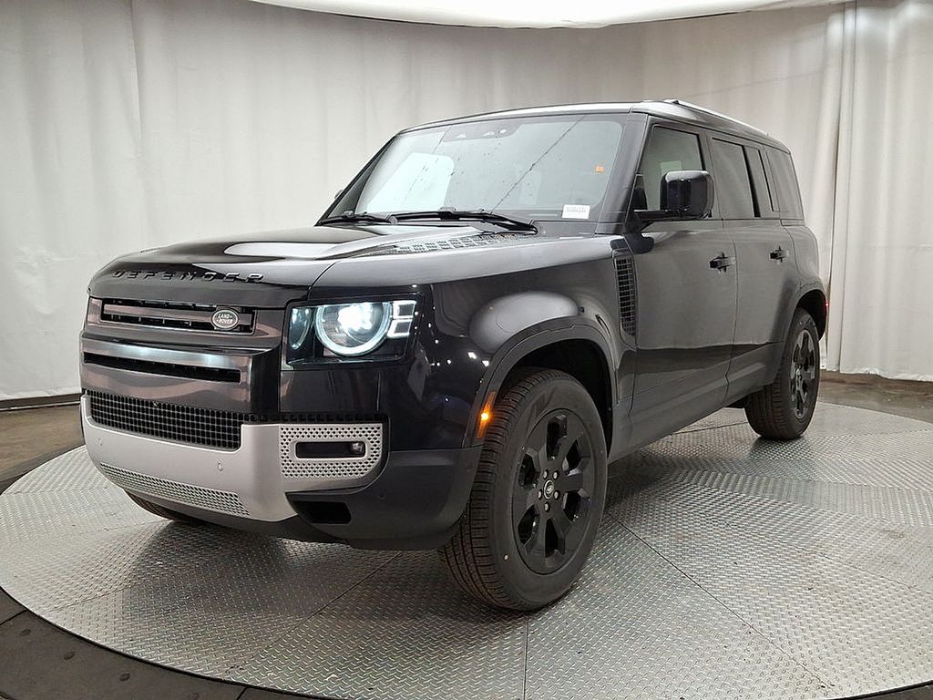 2025 Land Rover Defender S's photo