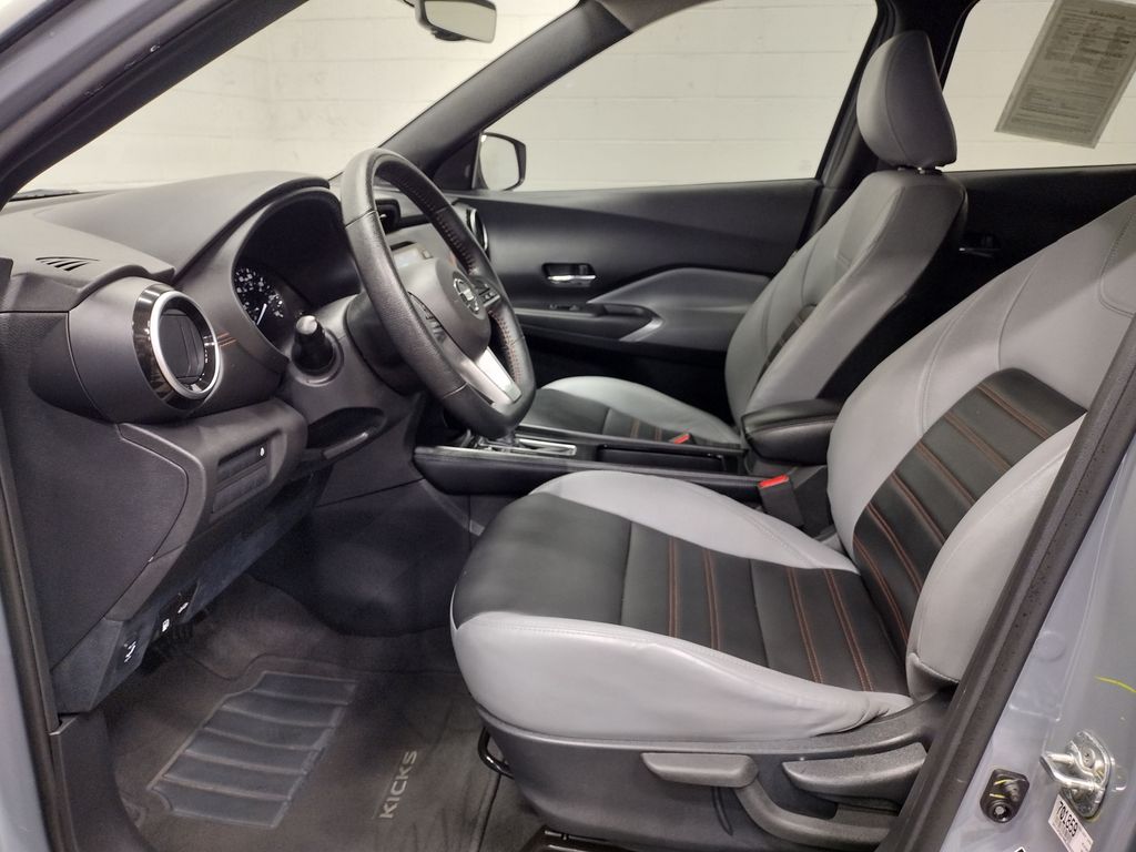 2021 Nissan Kicks SR photo 17