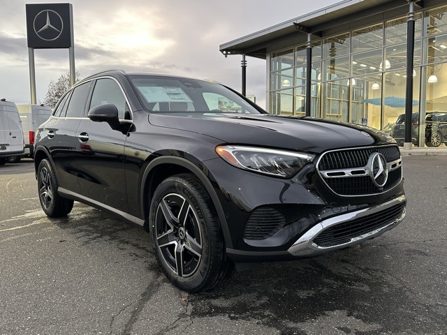 2026 Mercedes-Benz GLC Base's photo