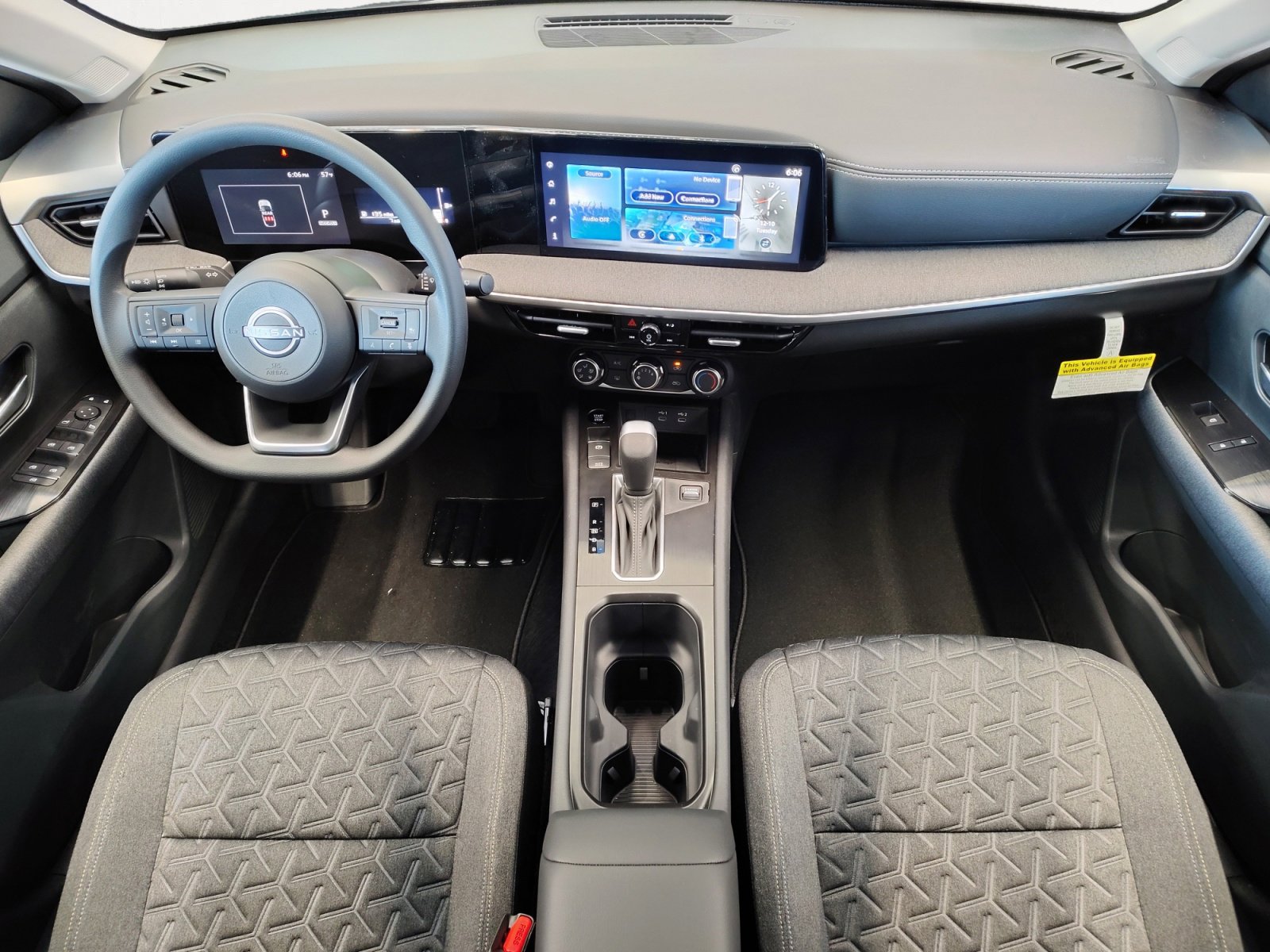 2026 Nissan Kicks SV photo 2