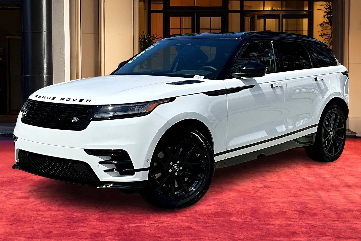 2026 Land Rover Range Rover Velar Dynamic SE's photo