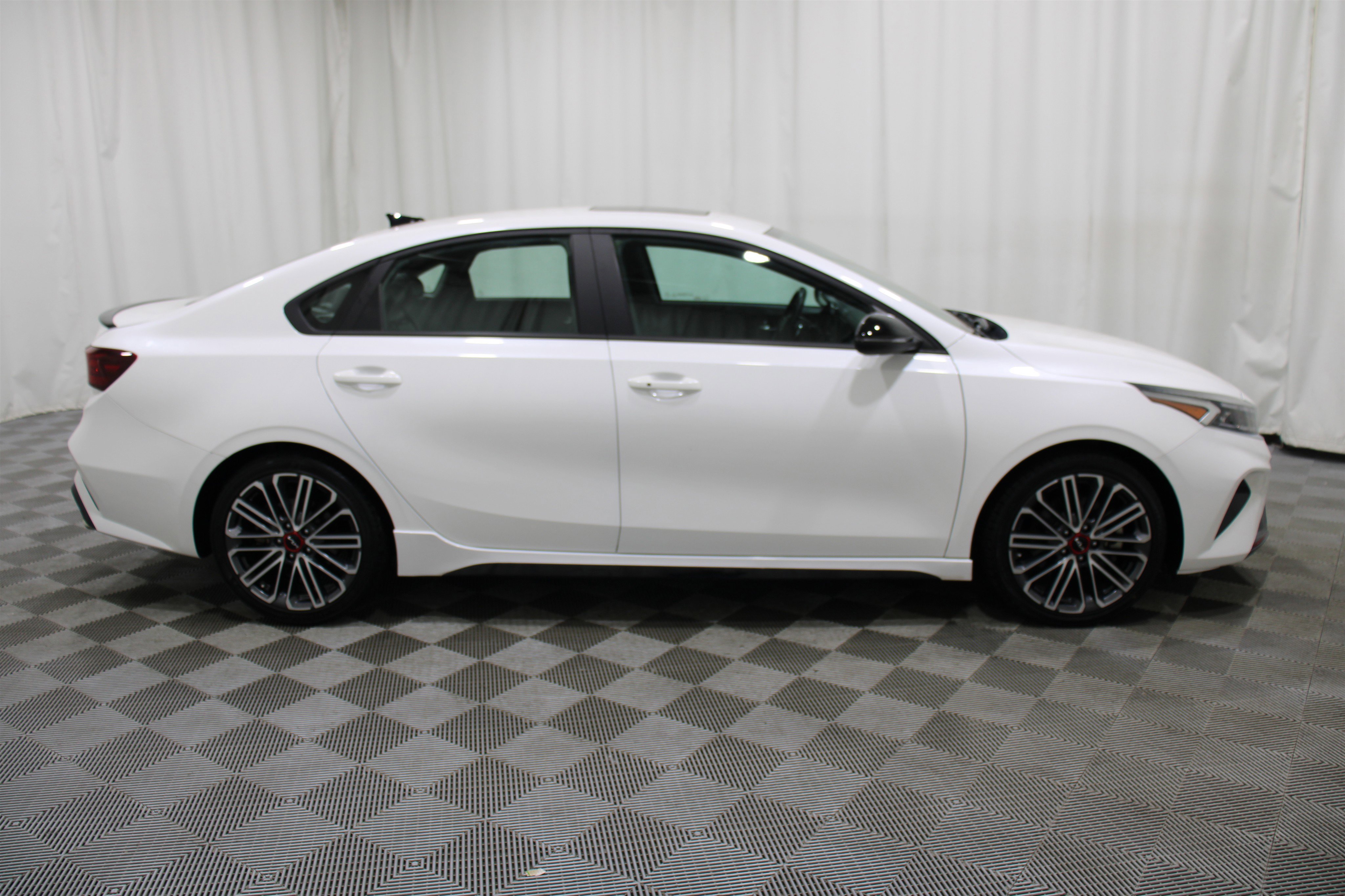 2023 Kia Forte GT photo 14
