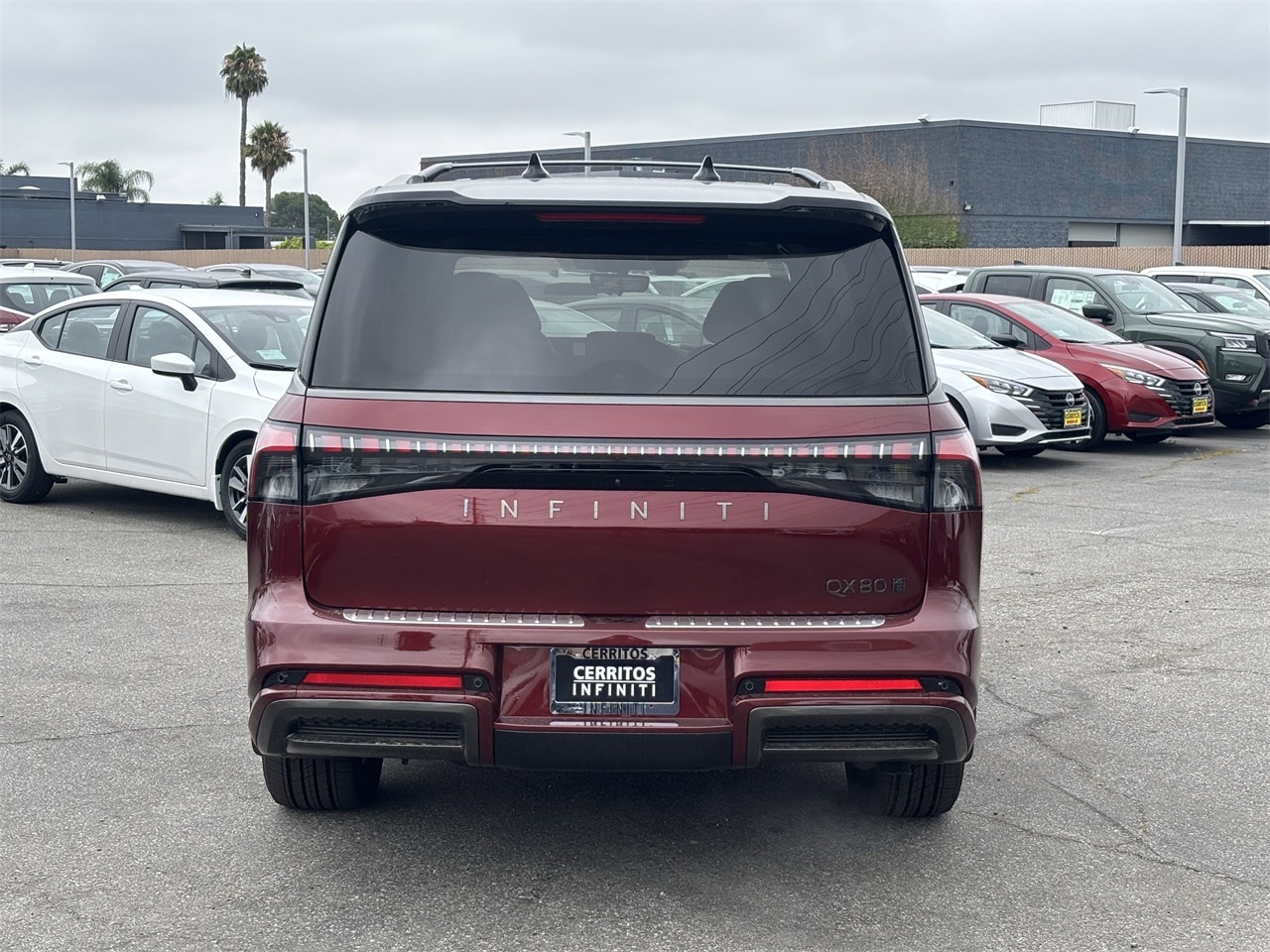 2025 Infiniti QX80 photo 3