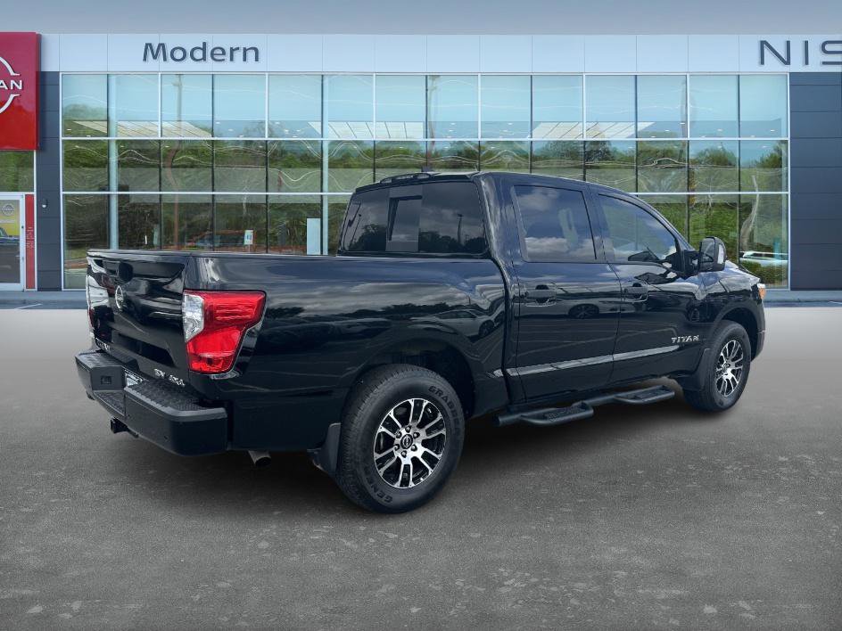 2024 Nissan Titan SV photo 5