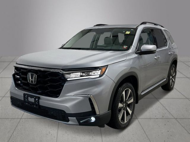 2025 Honda Pilot Touring's photo