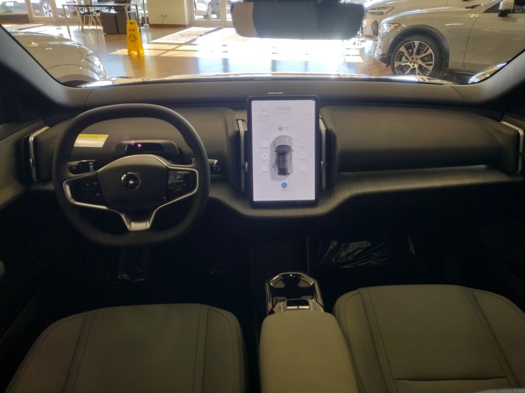 2025 VOLVO EX30 - Image 13