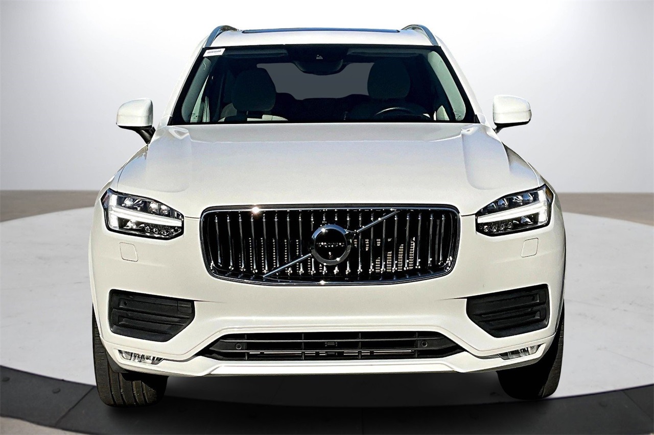 2020 Volvo XC90 T6 Momentum photo 3