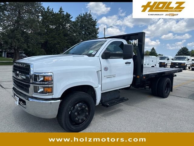 2024 Chevrolet Silverado 4500 Medium Duty Chassis Cab Work Truck's photo