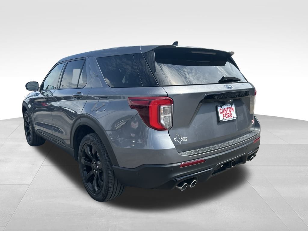 2022 Ford Explorer ST photo 3