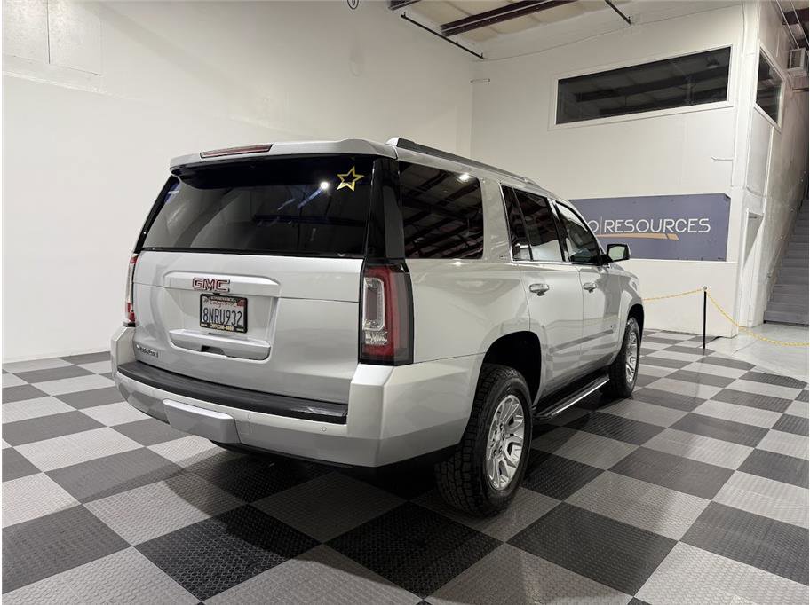 2019 Gmc Yukon SLT photo 2