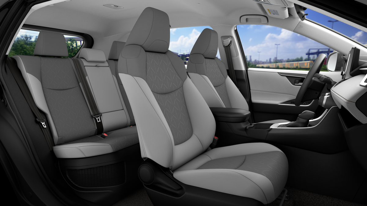 2025 Toyota RAV4 Hybrid XLE photo 19