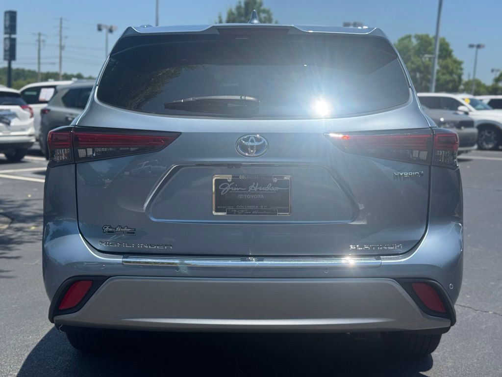 2023 Toyota Highlander Hybrid Platinum photo 8