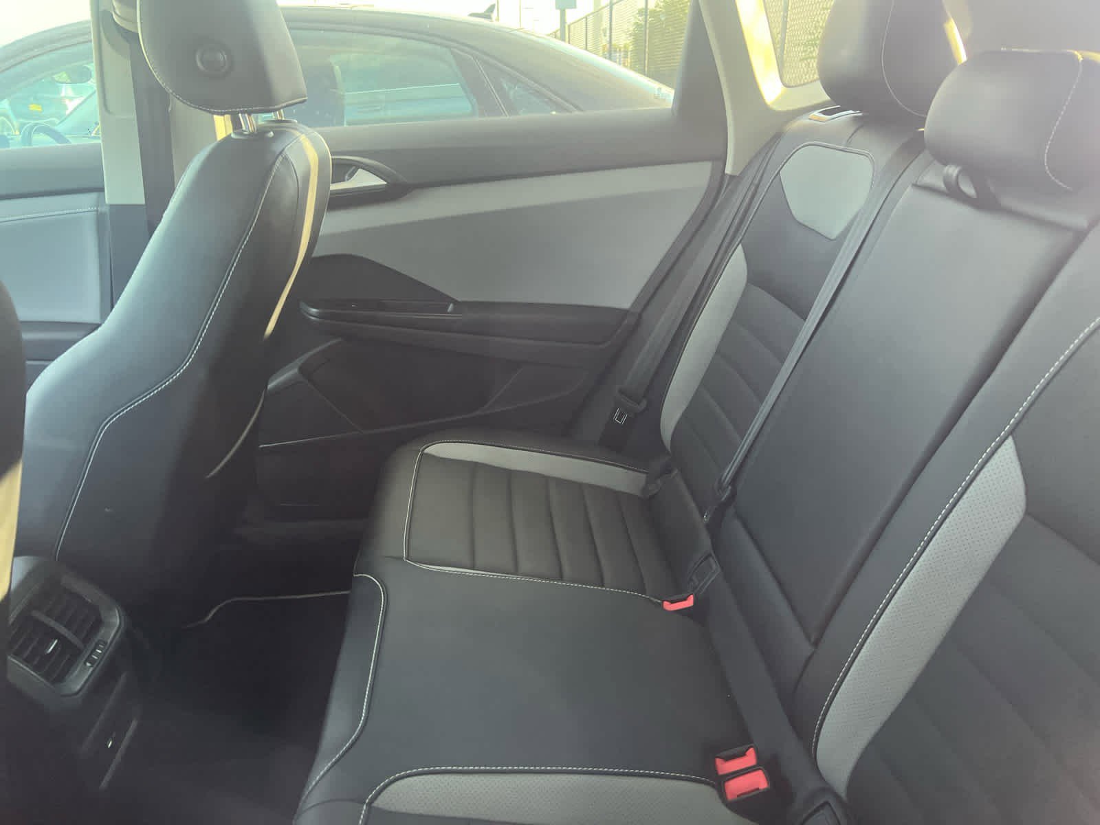 2023 Volkswagen Taos SEL photo 5