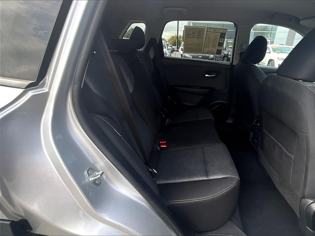 2021 Nissan Rogue SV photo 15