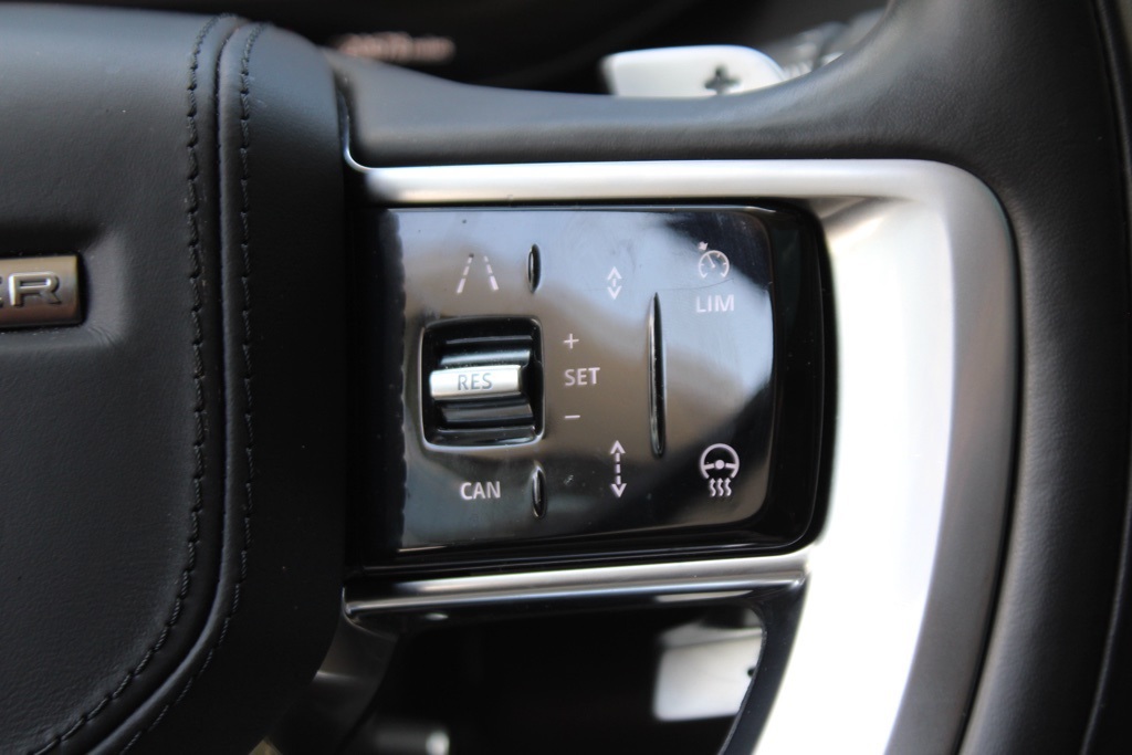 2023 Land Rover Range Rover SE photo 15