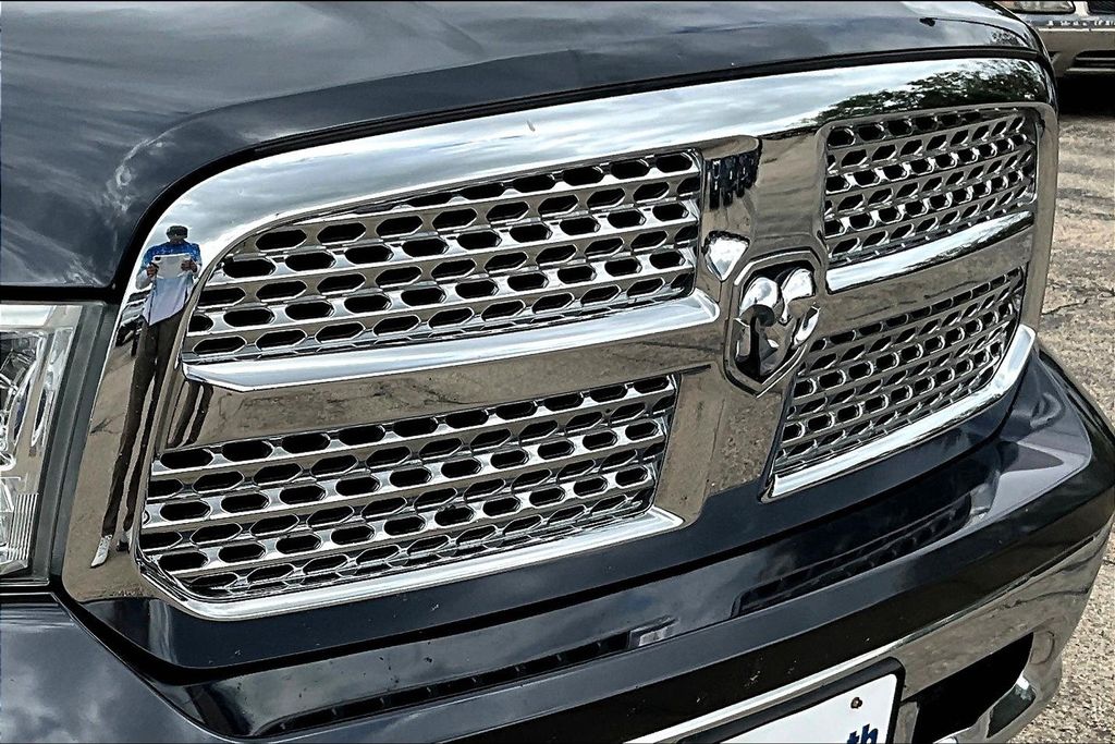 2015 Ram 1500 Laramie photo 23