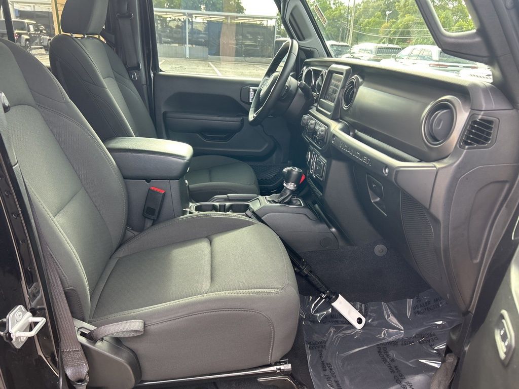 2022 Jeep Wrangler Unlimited Willys photo 23