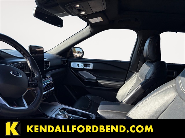 2022 Ford Explorer ST photo 3