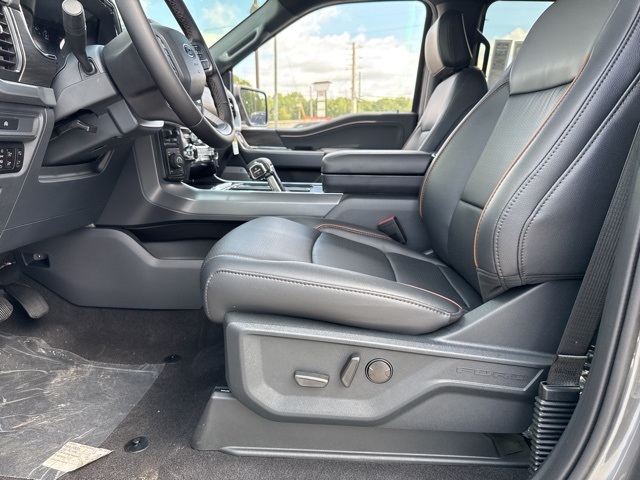 2025 Ford F-150 Lariat photo 22