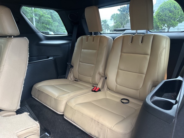2017 Ford Explorer Limited photo 9