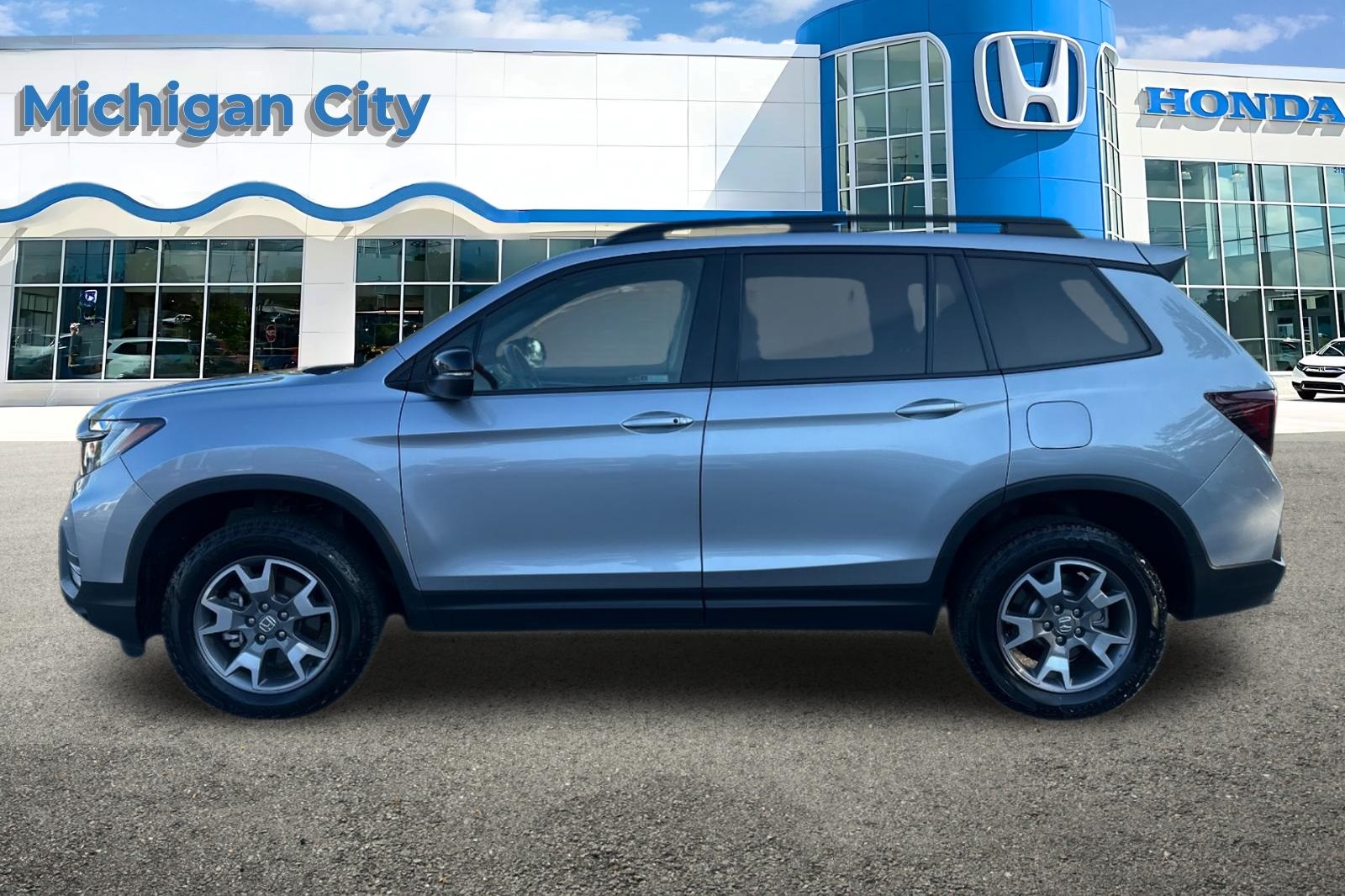 2022 Honda Passport TrailSport photo 2