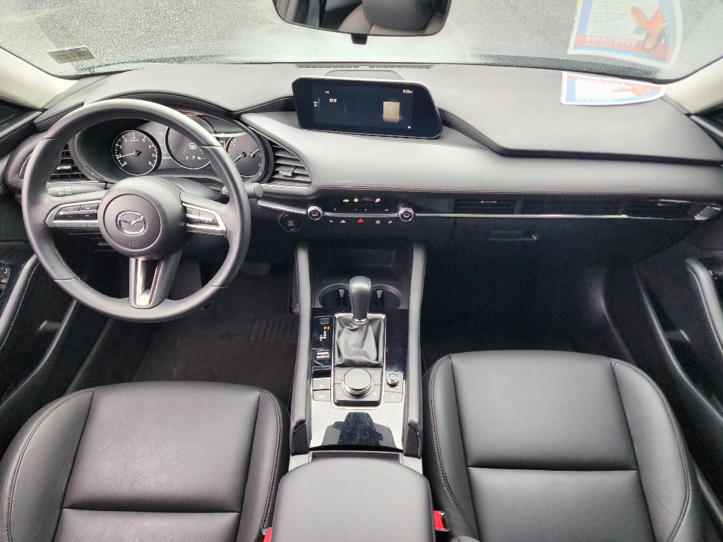 2022 Mazda Mazda3 Preferred photo 2