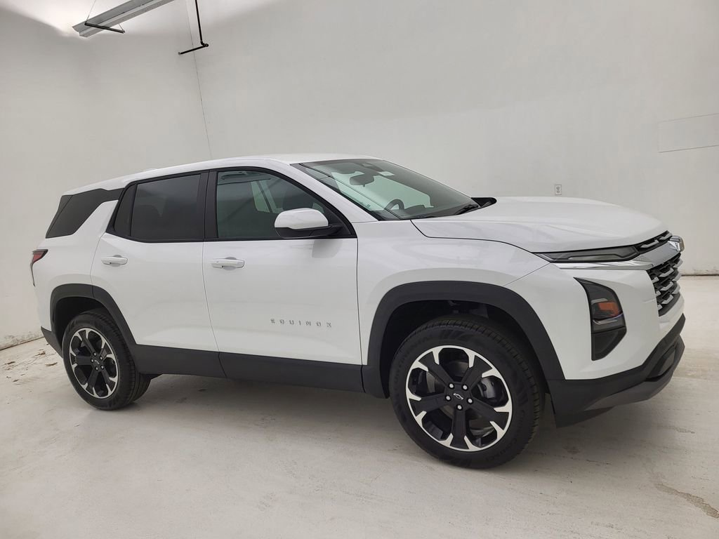 2026 Chevrolet Equinox LT's photo