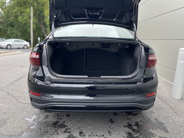 2026 Volkswagen Jetta SE photo 18