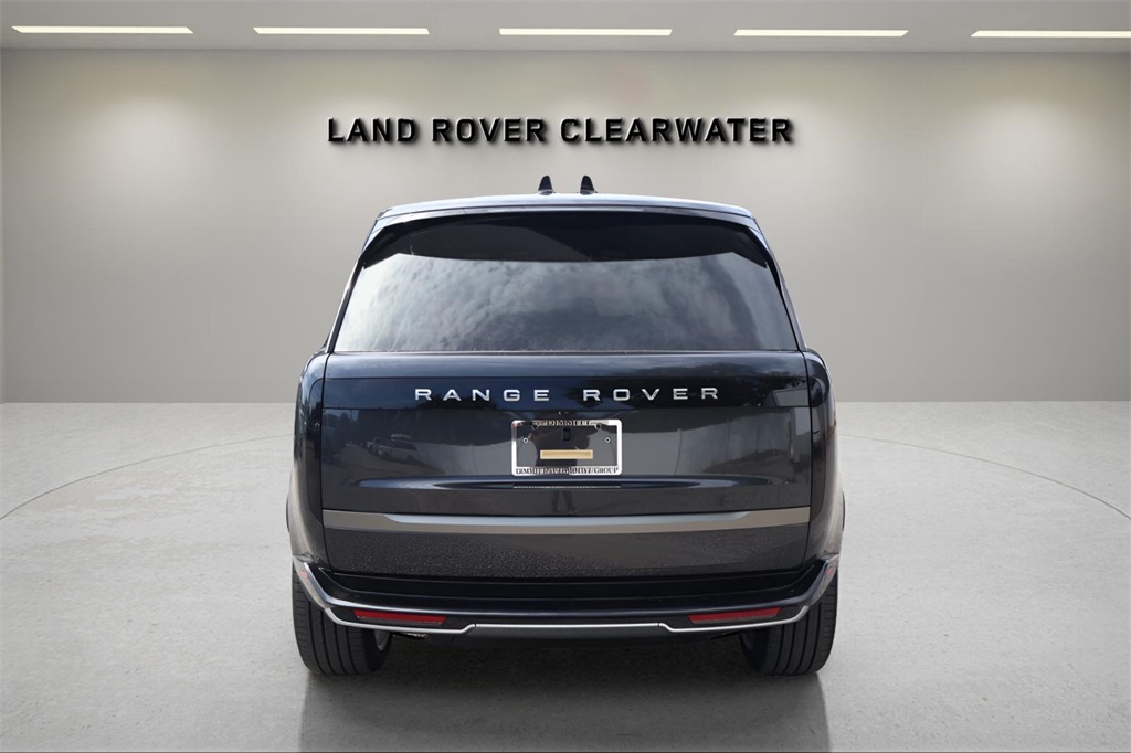 2025 Land Rover Range Rover SE photo 4