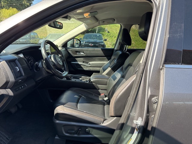 2022 Nissan Pathfinder SL photo 21