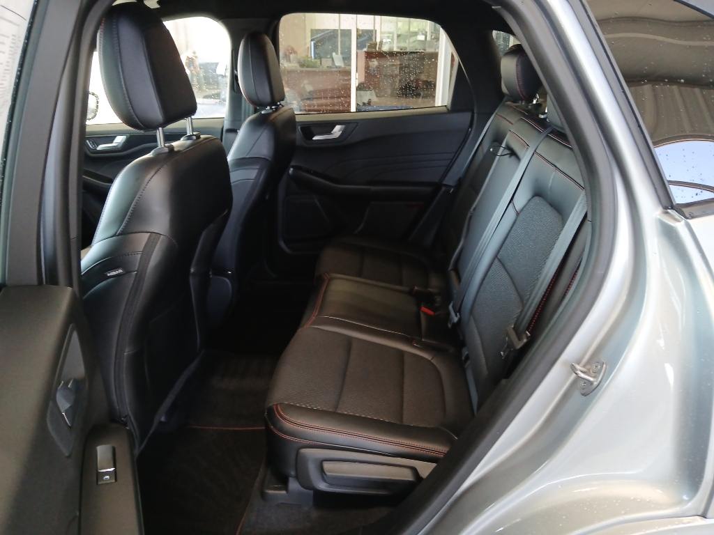 2023 Ford Escape ST-Line photo 10
