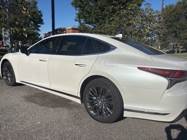 2020 Lexus LS 500 photo 2