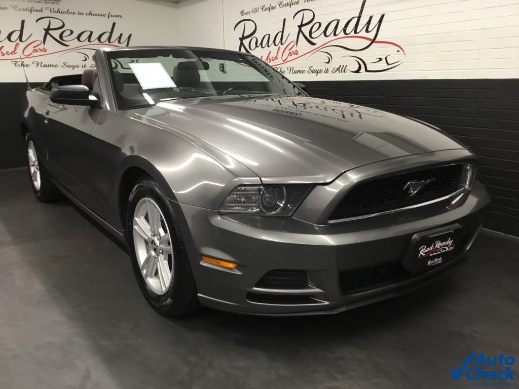 2014 Ford Mustang V6 photo 3