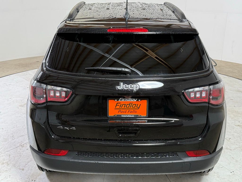 2026 Jeep Compass Latitude photo 3