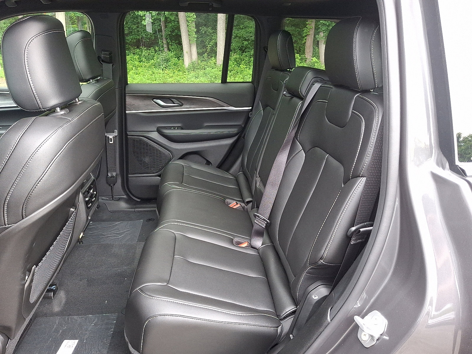 2025 Jeep Grand Cherokee Limited photo 6