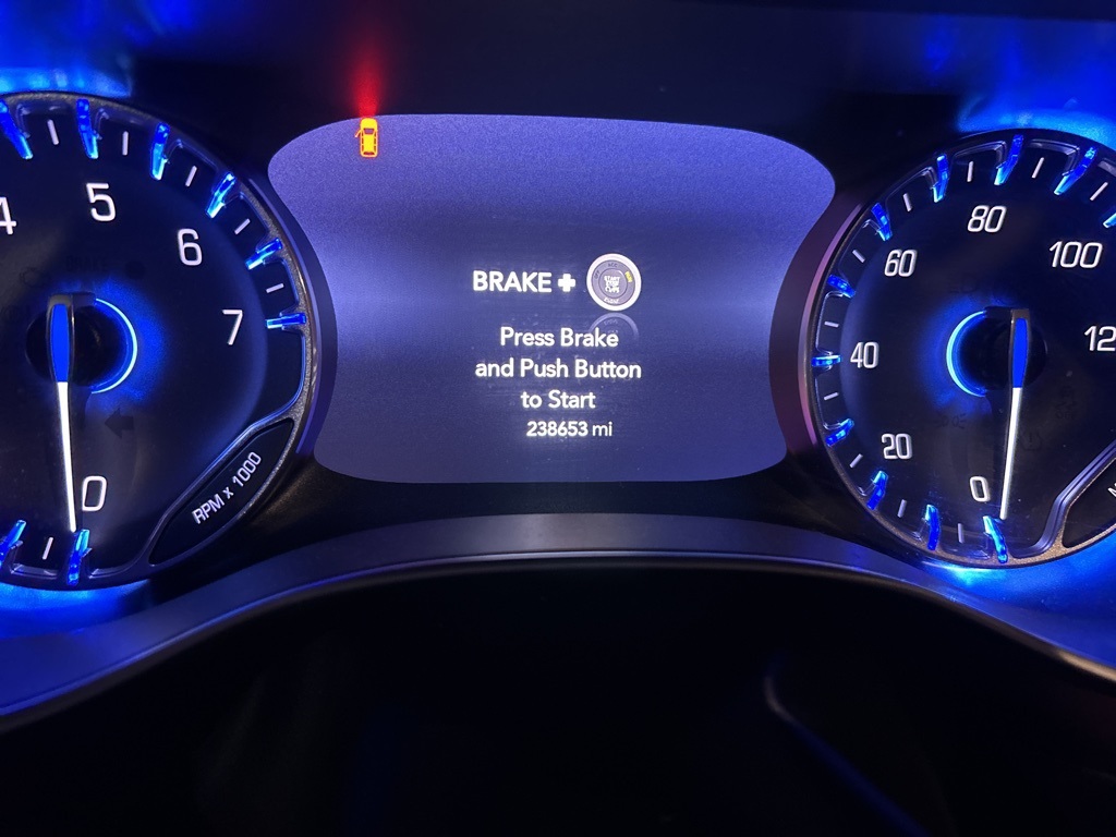 2017 Chrysler Pacifica Limited's photo