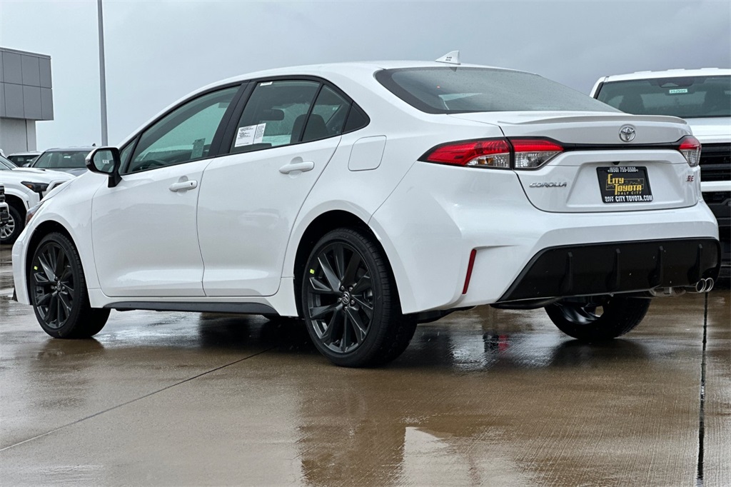 2026 Toyota Corolla SE photo 3