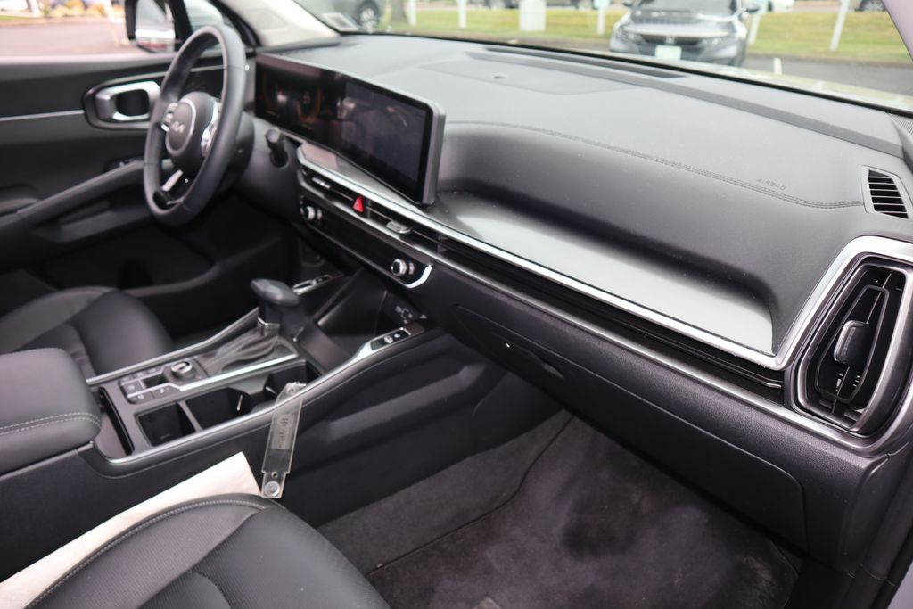 2025 Kia Sorento S photo 28