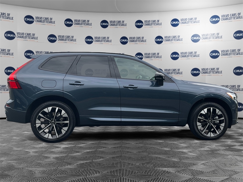 2026 Volvo XC60 B5 Plus photo 6