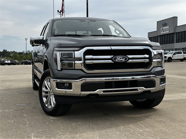 2025 Ford F-150 Lariat photo 2