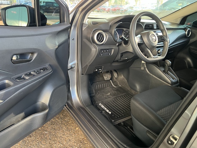 2024 Nissan Versa 1.6 S photo 17