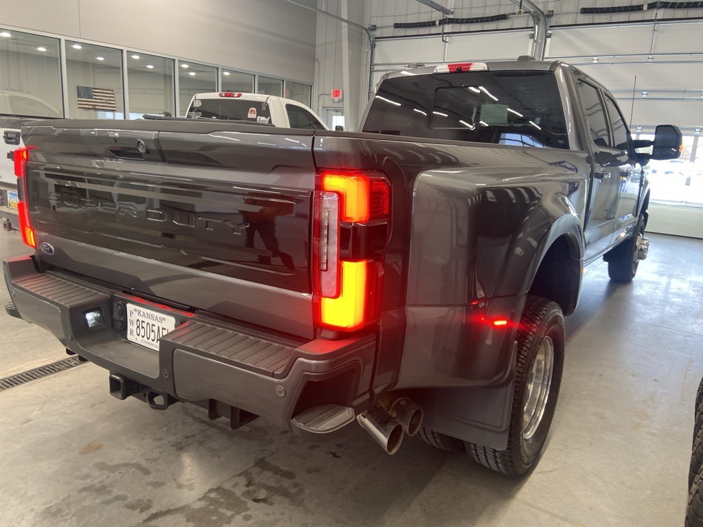 2025 Ford F-350 photo 4
