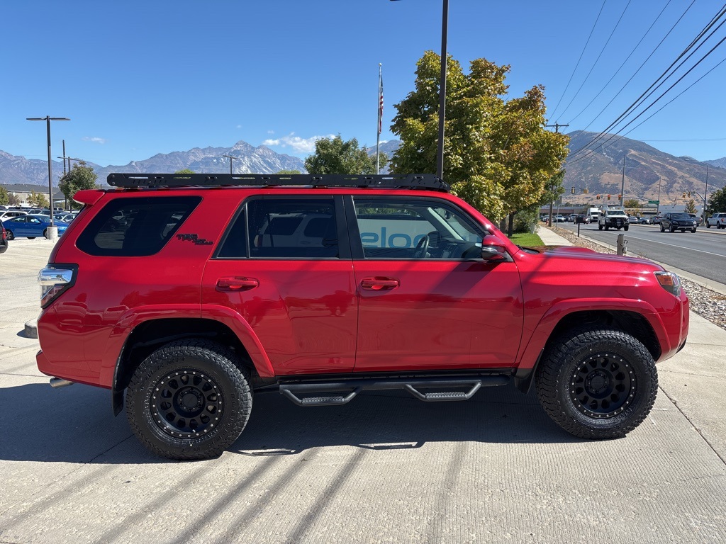 2020 Toyota 4Runner TRD Off-Road Premium photo 4