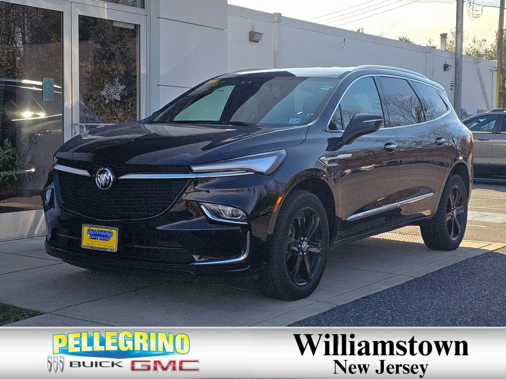 2024 Buick Enclave Essence's photo