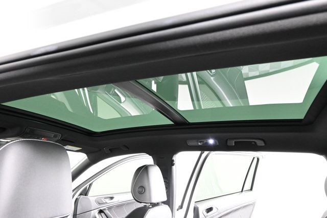 2022 Volkswagen Tiguan SE R-Line Black photo 4