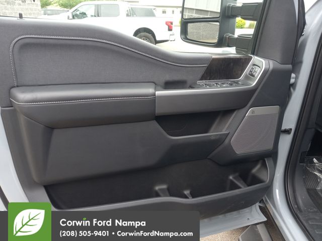 New 2025 Glacier Gray Metallic Tri-Coat Ford Lariat image 11