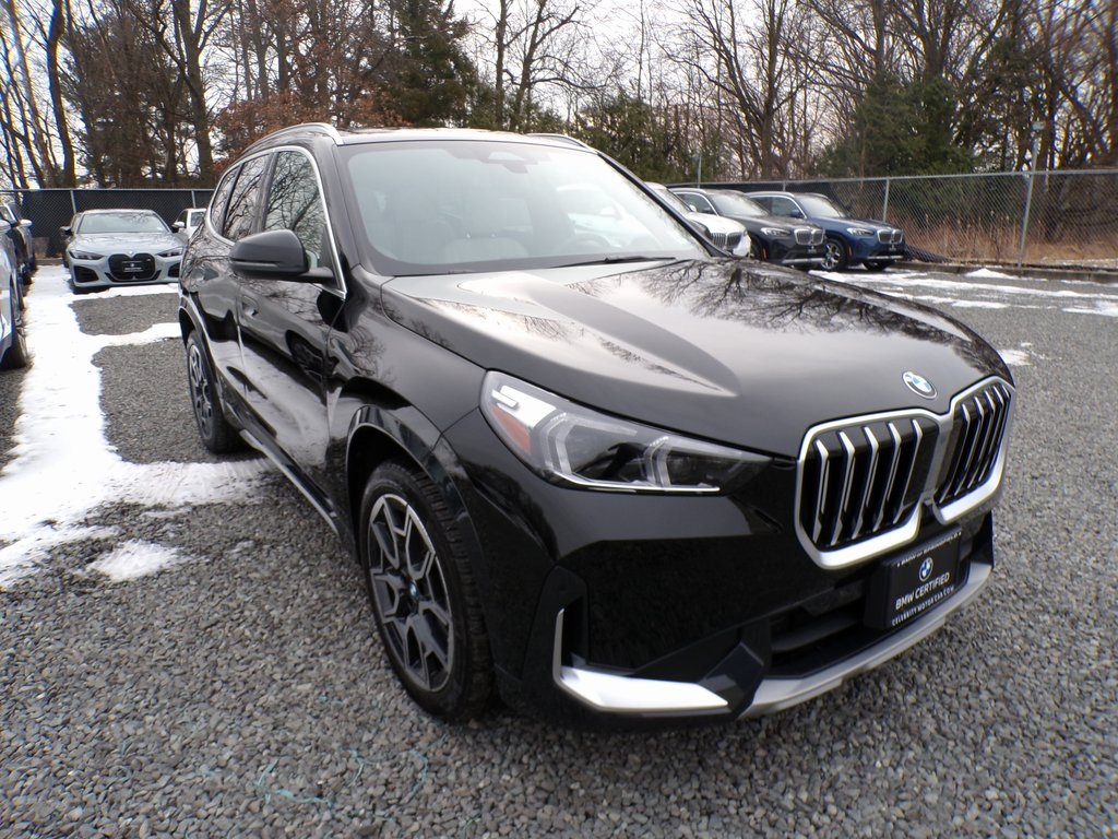 2025 BMW X1 28i's photo