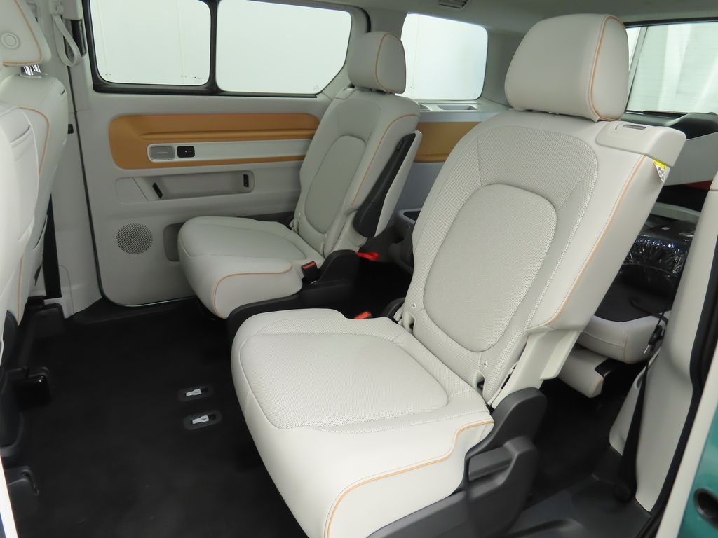 2025 Volkswagen ID. Buzz photo 21
